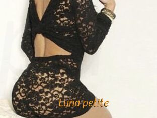 Luna_petite
