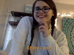 Miley_Lyons